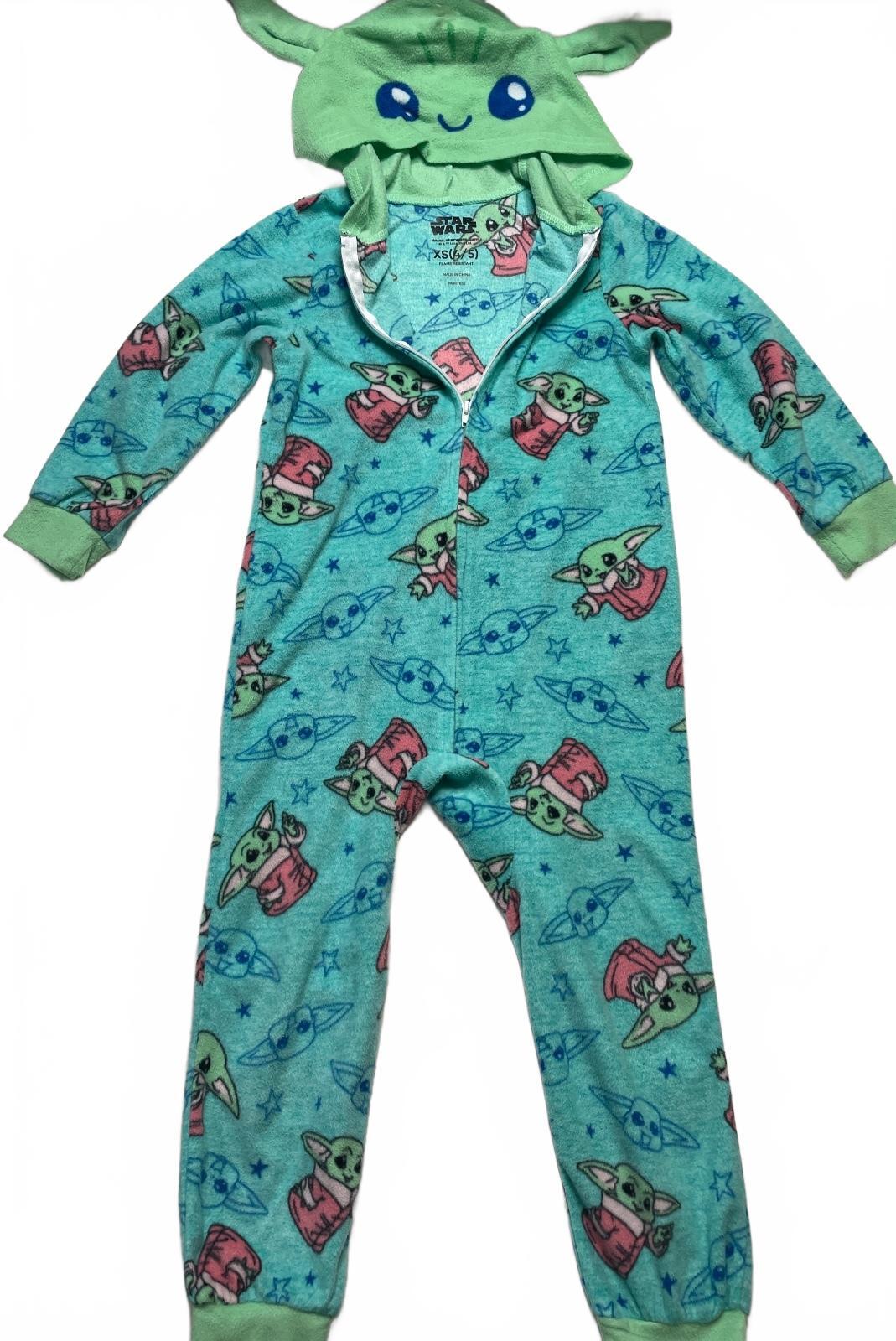 Star Wars The Mandalorian Baby Yoda Hooded Pajamas XS